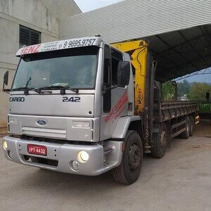 caminhão de carga pesada para transporte, movimentação e elevação de carga