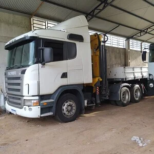 Temos este caminhão disponível para cargas maiores e sempre melhor atender o cliente.